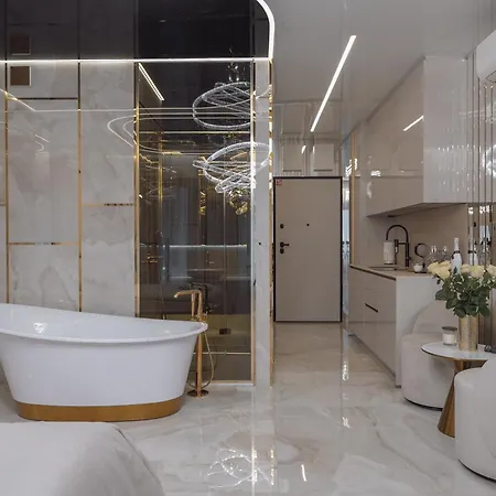 Nana White Lux Danzica